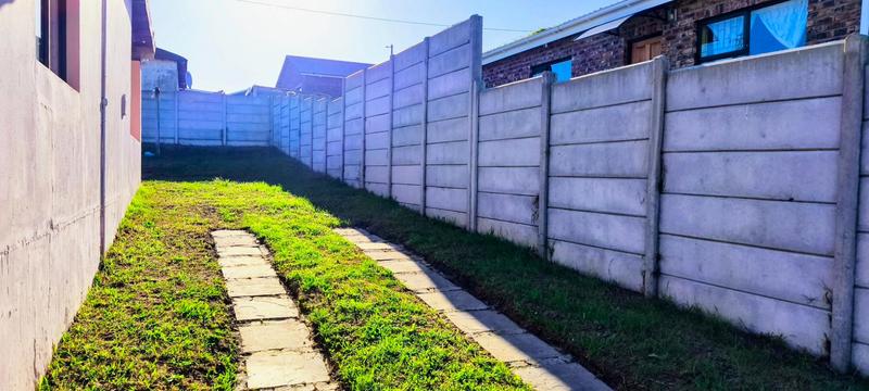 2 Bedroom Property for Sale in Pacaltsdorp Western Cape